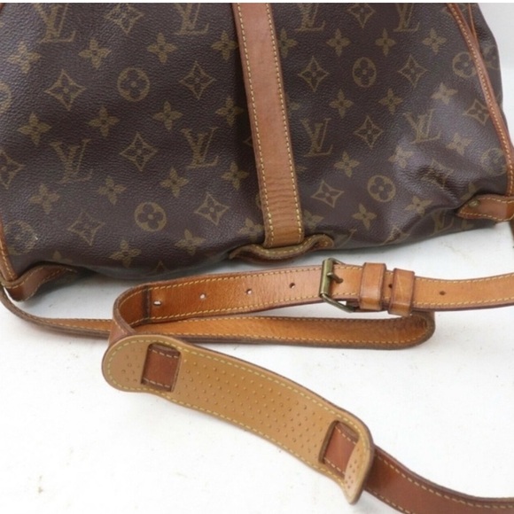 Auth preloved vintage Louis Vuitton Saumur 35 Large Messenger Bag. - Picture 4 of 16